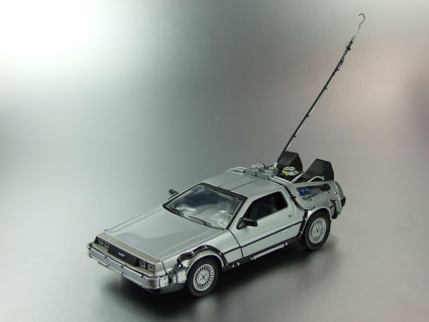 Collectors Réplica Delorean Regreso Al Futuro 1 Escala 1/24