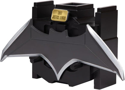Ikon Design Studio Justice League Nachbildung 1/1 Batarang 20 cm
