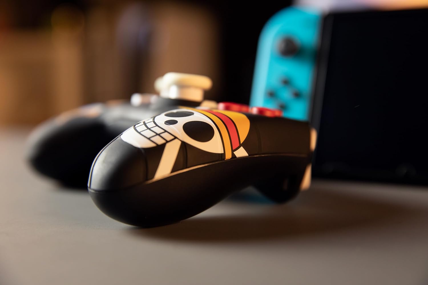 Konix Controller cablato One Piece per Nintendo Switch, Switch OLED e PC - Funzione vibrazione - Cavo da 3 m - Motivo Luffy - Nero