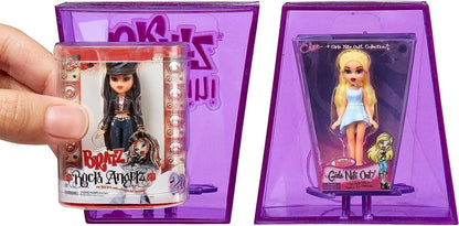 MGA'S MINIVERSE Mini Bratz Serie 2 - Y2K Nostalgia - 2 Mini Bratz en Cada Paquete - Embalaje Ciego Que Sirve de Expositor - Figuras coleccionables para niños y coleccionistas Mayores de 6 años