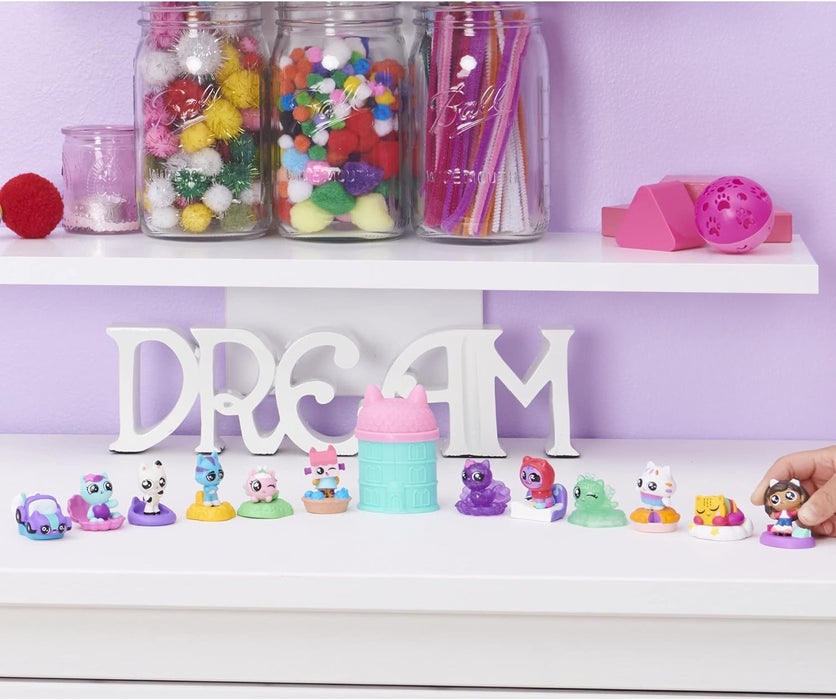 Gabby's Dollhouse - Surprise Minifigure and Base Accessory (Style May Vary), Toys for Kids Ages 3 and Up, Multicolor (Spin Master 6060455