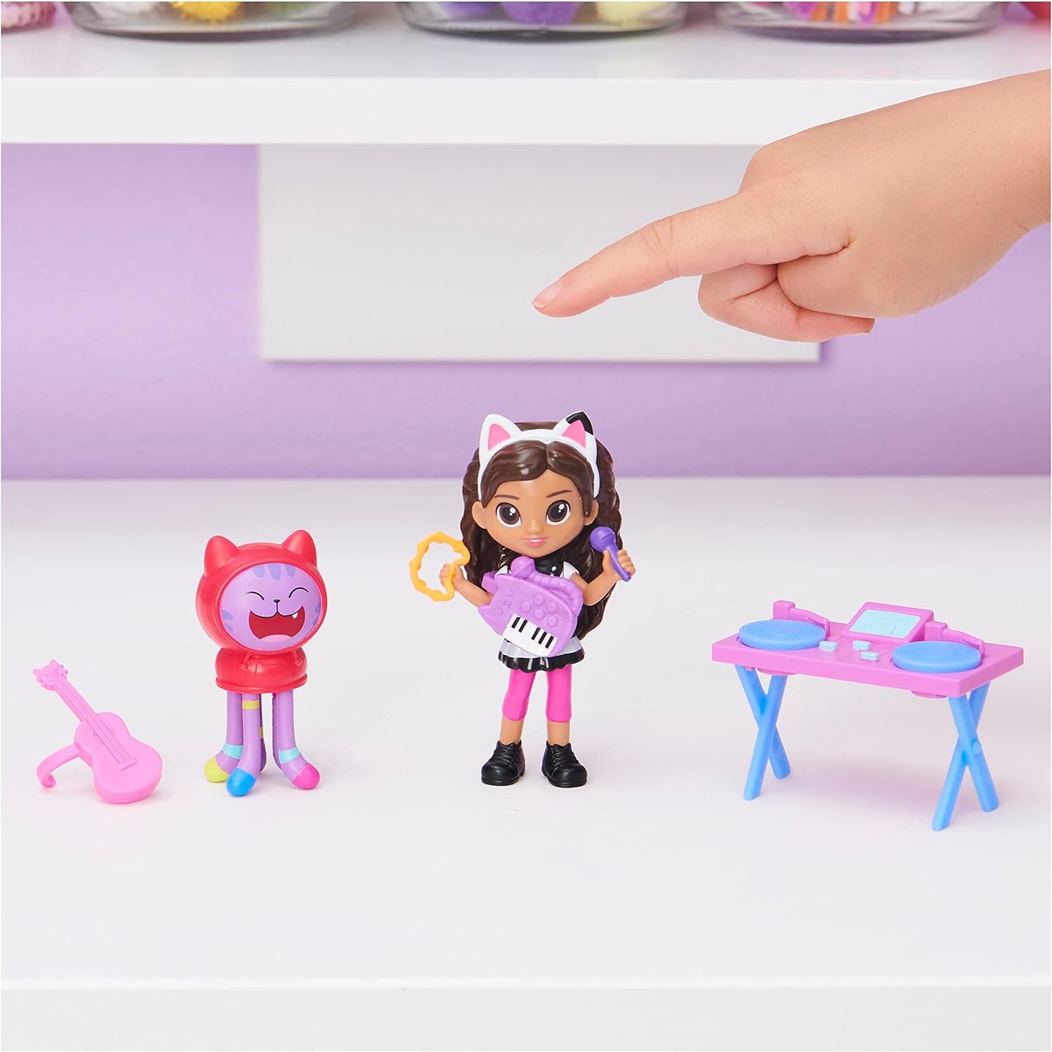 Gabby's Dollhouse Art Studio Set with 2 Toy Figures, 2 Accessories, Delivery and Furniture Piece, Kids? Toys for Ages 3 and above, (6060476