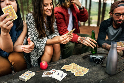 Waddingtons Number 1 Americana Spielkartenspiel, klassisches Kartenspiel im Zusammenhang mit den Stars and Stripes, Spielen Sie Poker, Rommé, Solitär oder Snap, Geschenk und Spielzeug für Jungen