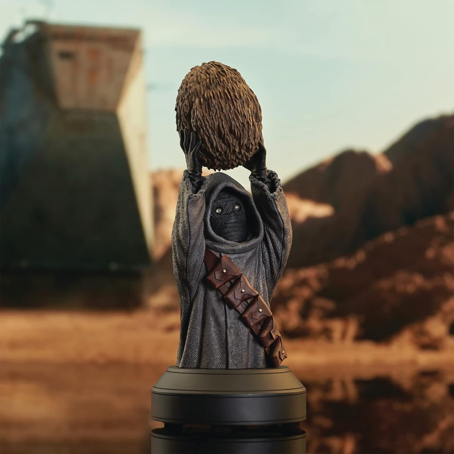 Gentle Giant - Star Wars: The Mandalorian - Jawa Mudhorn Egg 1/6 Scale Bust