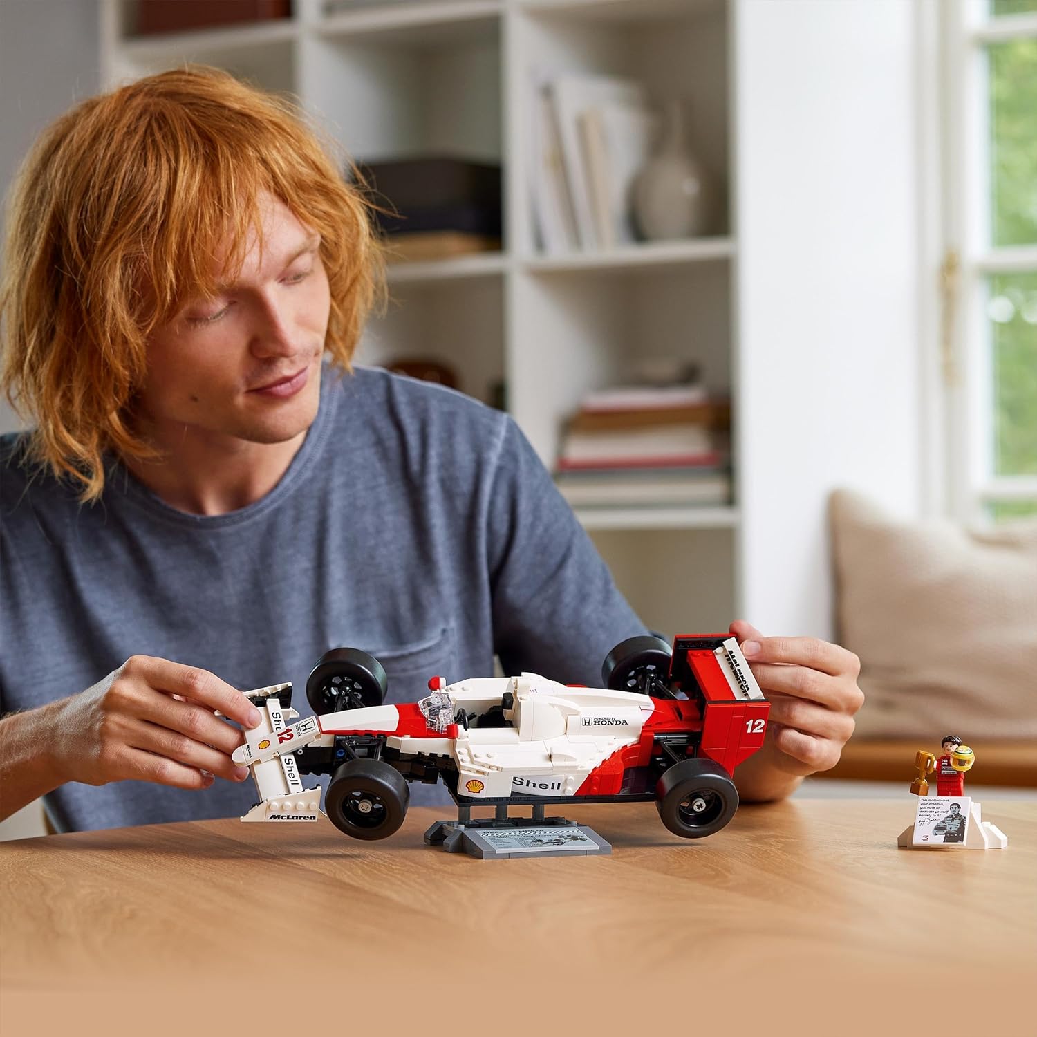 LEGO Icons McLaren MP4/4 & Ayrton Senna Vehicle Set, F1 Race Car Model kit for Adults to Build with Race Driver Minifigure, Home or Office Desk Décor, Formula One Birthday Gifts for Men & Women 10330