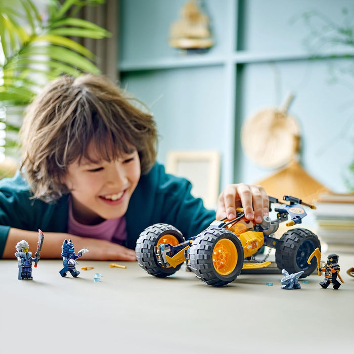 LEGO NINJAGO Arins Ninja-Geländebuggy, Ninja-Spielzeug mit Auto, Drache und 4 Mini-Figuren, Abenteuer-Set mit Buggy-Modell für Kinder, Geburtstagsgeschenk für Jungen und Mädchen ab 7 Jahren 71811