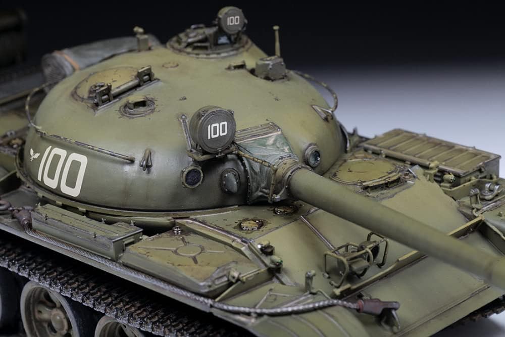 Zvezda 3622 T-62 Soviet Main Battle Tank 1:35 Model Kit