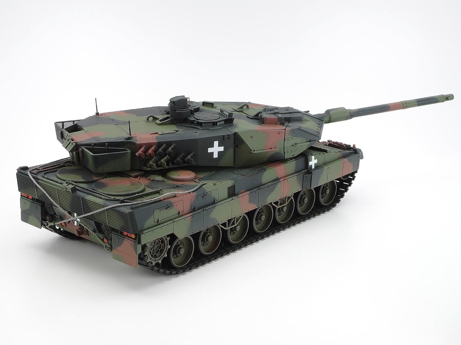 TAMIYA Kampfpanzer 25207 1:35 BW KPz Leopard 2 A6 (3) Ukr. -Model, Plastic, Assembly, Tank kit
