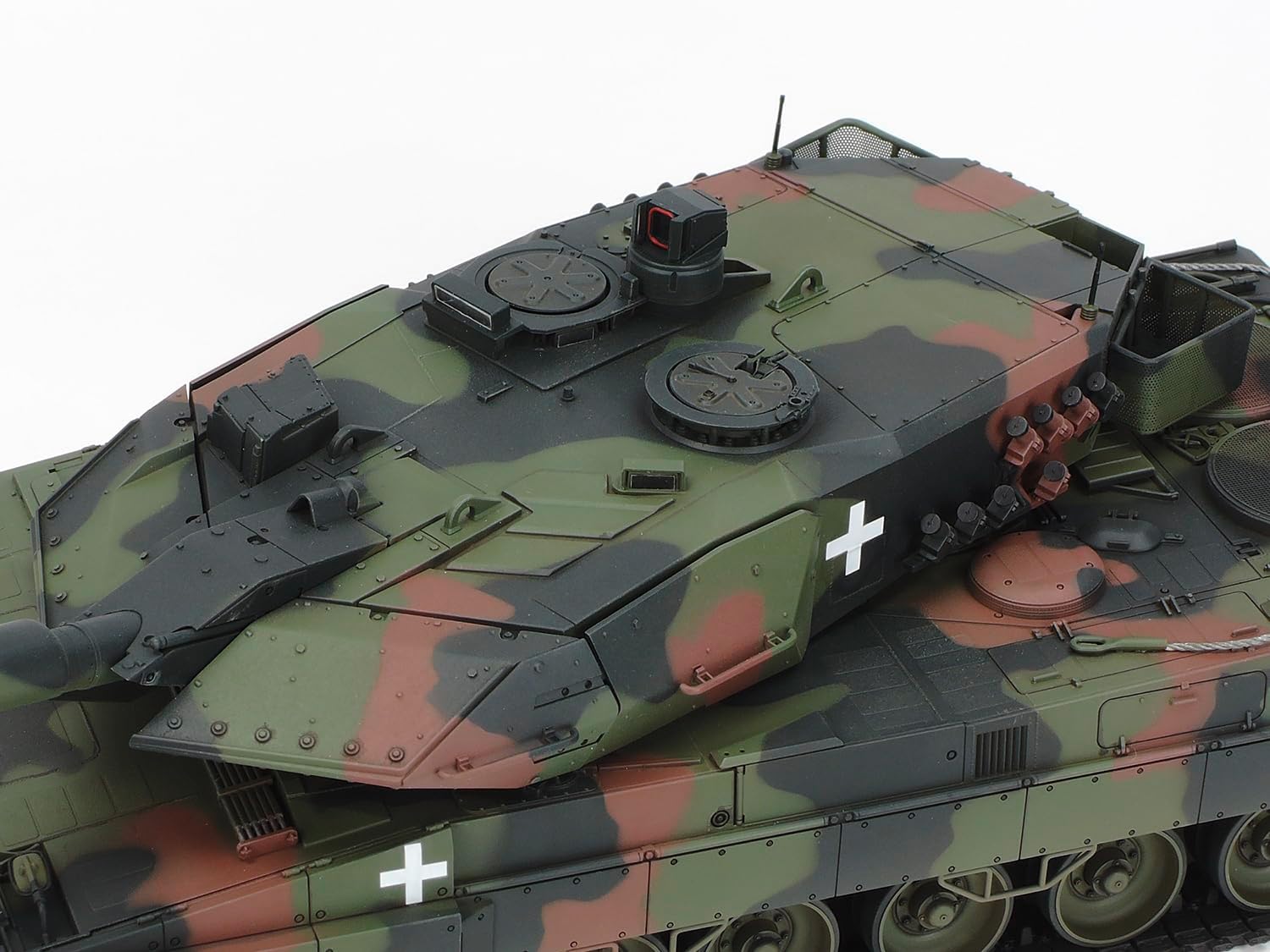 TAMIYA Kampfpanzer 25207 1:35 BW KPz Leopard 2 A6 (3) Ukr. -Model, Plastic, Assembly, Tank kit