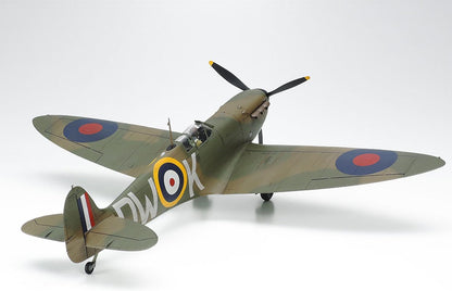 Tamiya 25211 Supermarine Spitfire Mk.I & Light Utility Car 10HP 1:48 Model Kit