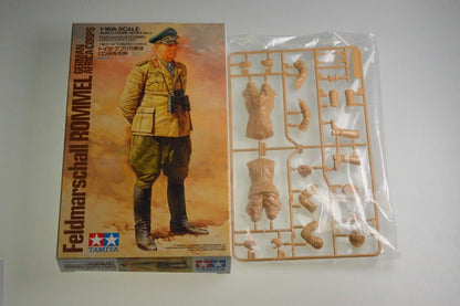 TAMIYA 300036305 – 1:16 WWII Figure Field Marching Rommel Africa