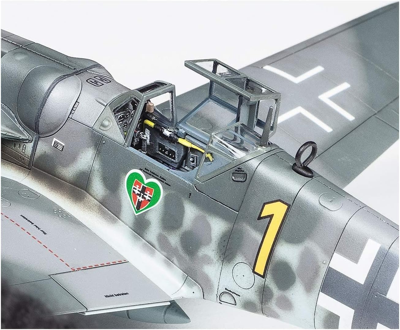 Tamiya 60790 – 1:72 Bf-109 G-6 Messerschmitt, model making, plastic kit, hobby, crafts, gluing, model building kit, model, assembly. Unvarnished