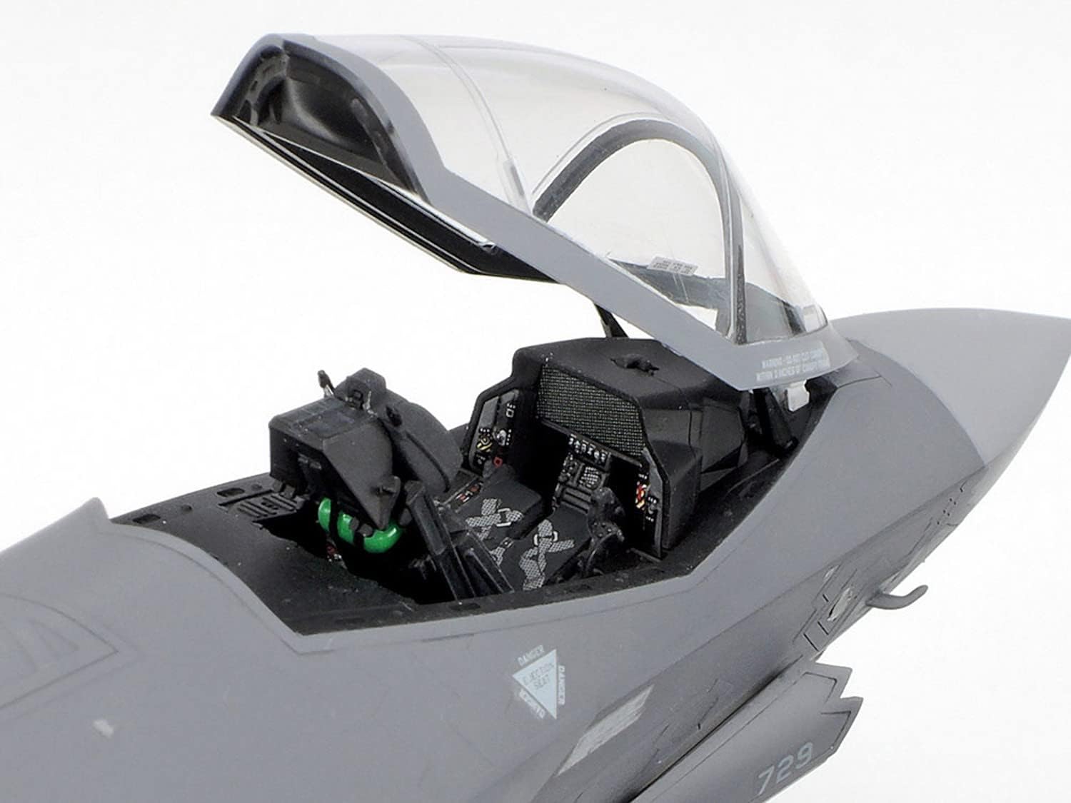 TAMIYA 60792 1:72 F-35A Lightning II - Faithful Replica, Plastic Kit, Crafts, Model Kit, Assembly, Unpainted, Multi-Coloured