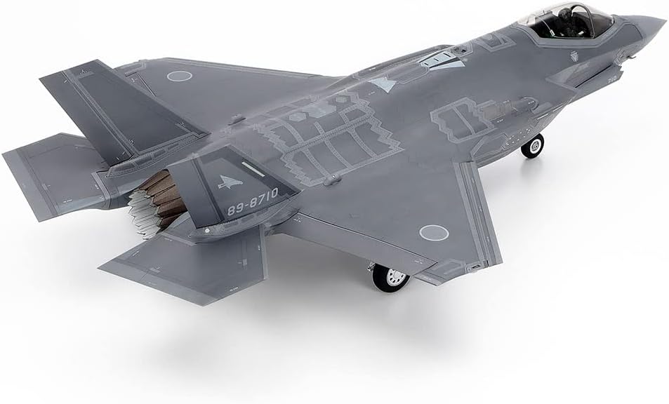 TAMIYA 61124 1:48 US F-35A Lightning II, True-to-Original Replica Plastic Kit, Crafts, Model Kit, Assembly, Unpainted, Multicoloured