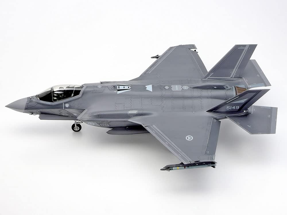 TAMIYA 61124 1:48 US F-35A Lightning II, True-to-Original Replica Plastic Kit, Crafts, Model Kit, Assembly, Unpainted, Multicoloured