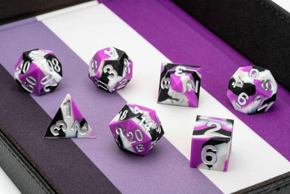 FanRoll by Metallic Dice Games - Set di dadi in gomma siliconica con bordo affilato, 16 mm, asessuali