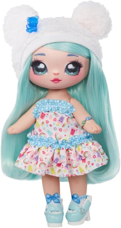 Na! Na! Na! Surprise Sweetest Sweets - Brianna Bear - Muñeca de Moda Suave de 19 cm - Muñeca Posable Inspirada en una Osa con Zapatos y Cepillo - Embalaje Misterioso y Sorpresa de Confeti - para +5