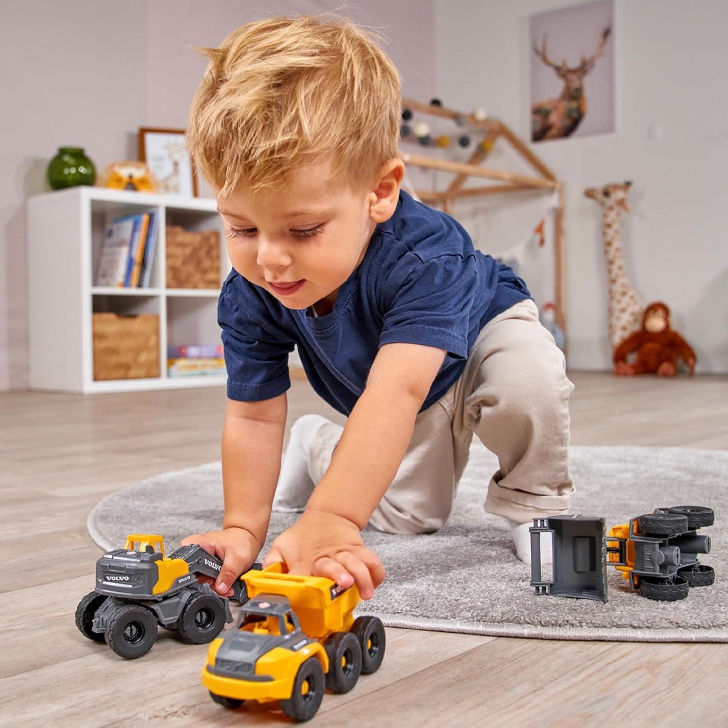 Dickie Toys - Volvo Baustellenfahrzeuge ab 3 Jahre (3 Stück) - Construction Set mit 3 Spielzeugautos (Bagger, Radlader, Kipplaster) für Kinder, je 16 cm, Autos mit Freilauf und beweglichen Teilen