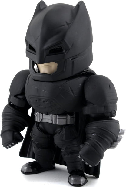 Jada- Batman Figura Metálica Batman Armored, 15cm, Con Armadura Desmontable y Ojos con Luz, Cultura Pop, Coleccionable, A Partir de 8 Años (253213009)