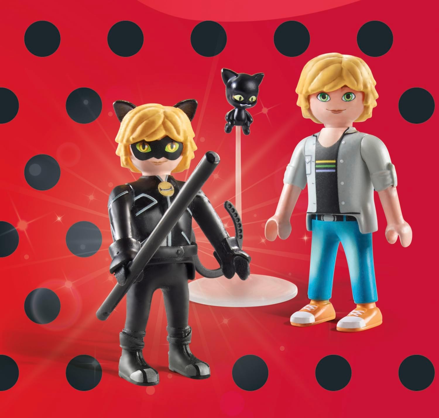 PLAYMOBIL Miraculous 71337 Miraculous: Adrien & Cat Noir, heldenhaftes Abenteuer, inklusive Kwami Plagg und vielfältigem Zubehör, Abenteuer mit Ladybug, detailreiches Spielzeug für Kinder ab 4 Jahren