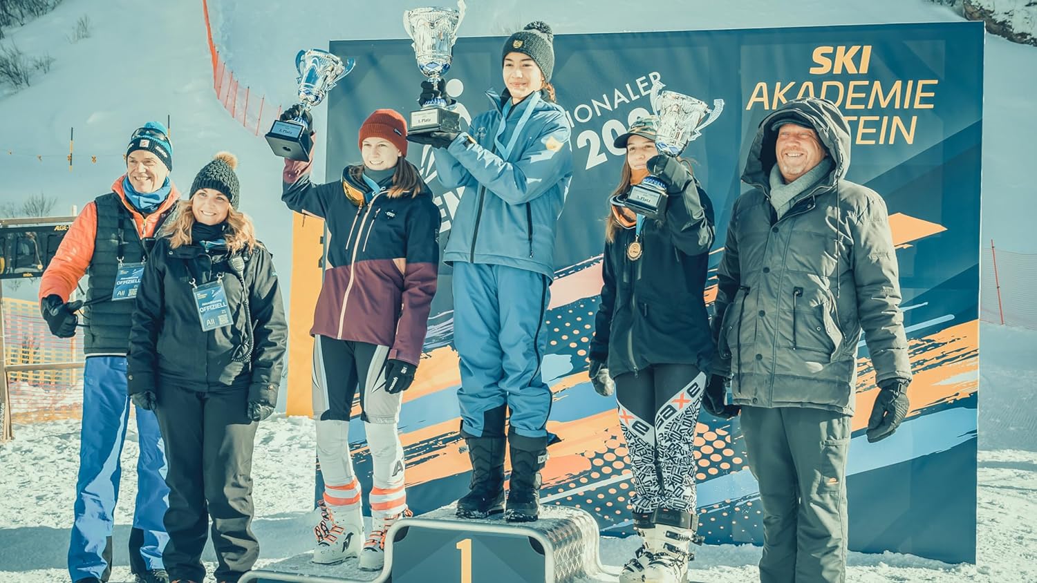 SCHOOL OF CHAMPIONS - SCHOOL OF CHAMPIONS