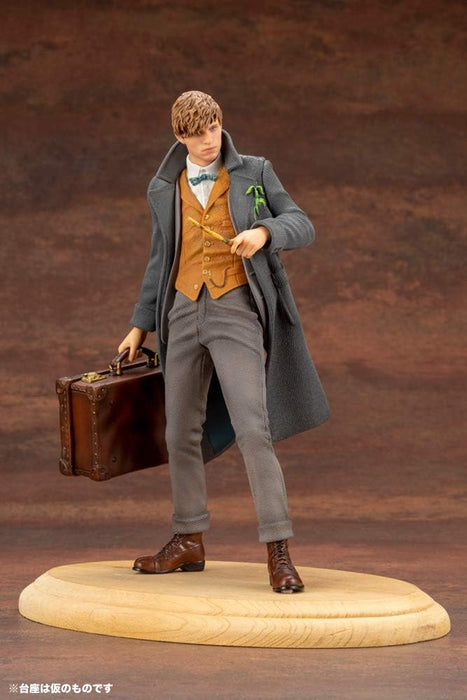 Kotobukiya Fantastic Beasts 2 ARTFX+ PVC Statue 1/10 Newt Scamander 18 cm