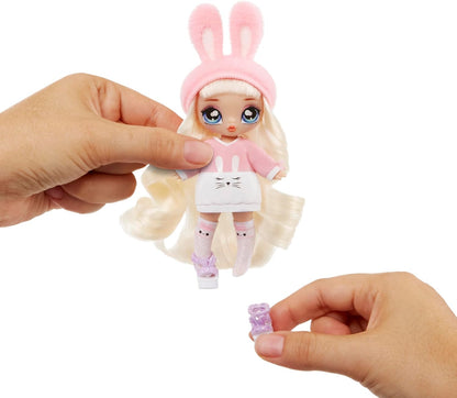 Na Na Na Surprise Minis Series 3-10 cm Fashion Doll - Mystery Packaging with Confetti Surprise - Includes 1 Doll, Outfit and Shoes - Posable - Kids Toy - Great for Ages 4+ Years
