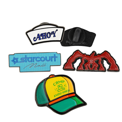 Cinereplicas Stranger Things - Set de 4 Pins Stranger Things Saison 3 - 3cm - Licence Officielle