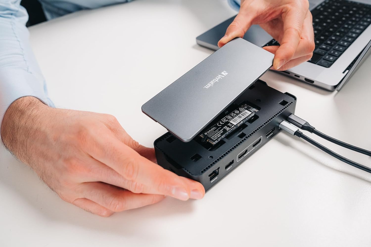 Verbatim USB-C Pro Docking Station, 15-in-1 Hub with Integrated SSD, Multiport Adapter to HDMI 4K and 8K, USB-A and USB-C, PD 80W, AUX, Card Reader, for Mac/Windows Laptop and Co
