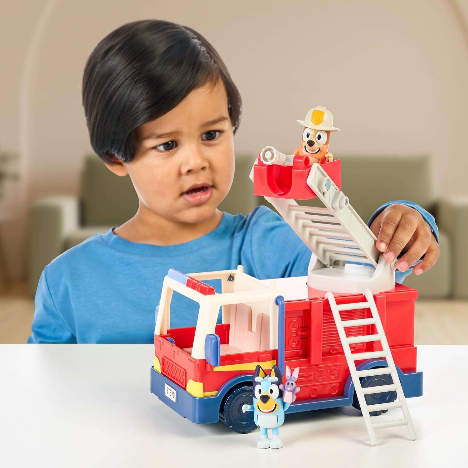 Bluey Firetruck, Firetruck with Bluey, Exclusive Firefighter Bingo and Bob Bilby Figures Raise The Ladder, Spin It Around and Roll Out The Hose Includes Sticker Sheet