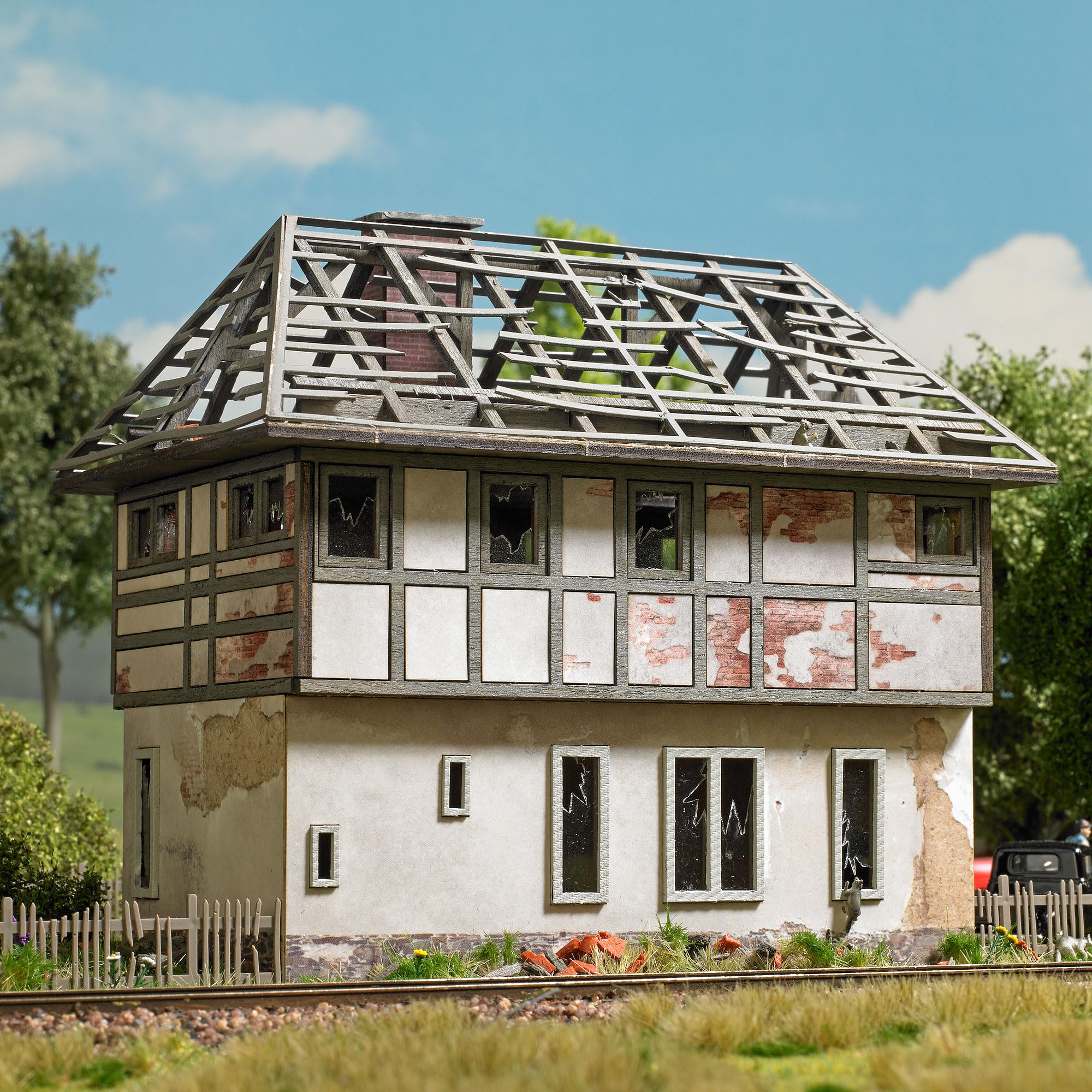 Busch - 1/87 VERWITTERTES STELLWERK (Lost (4/24) *