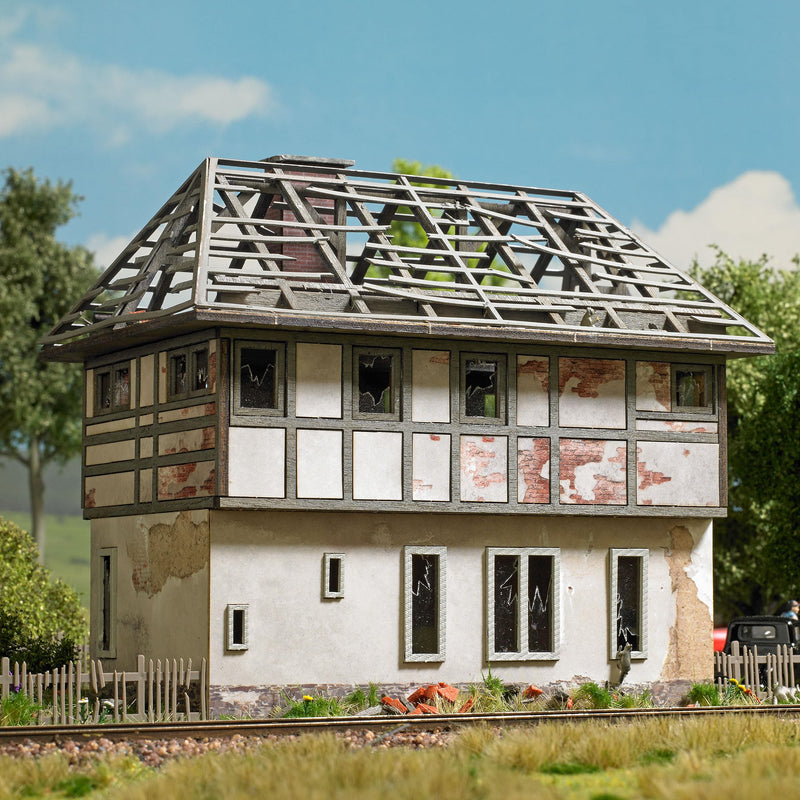 Busch - 1/87 VERWITTERTES STELLWERK (Lost (4/24) *