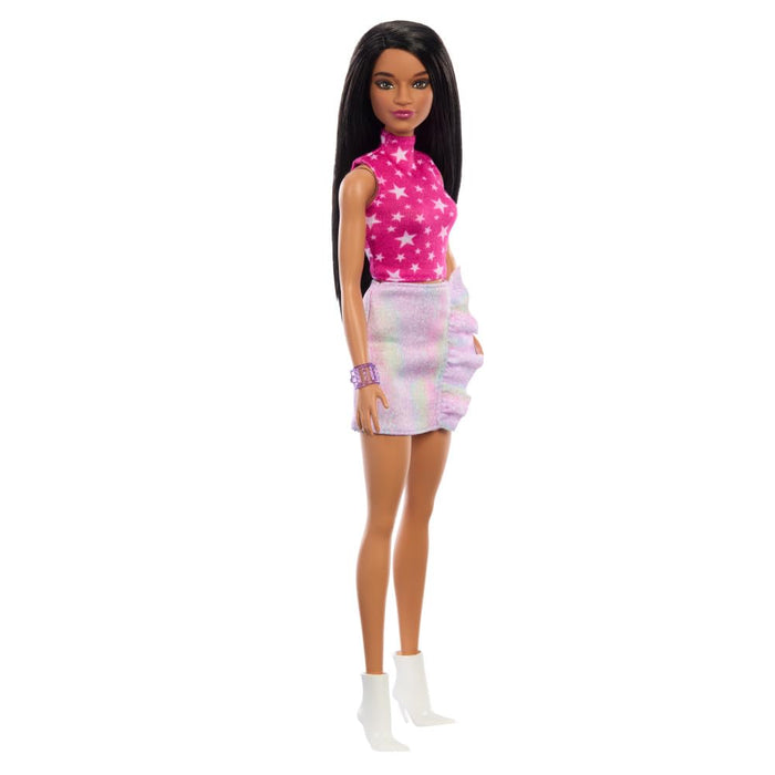 Barbie Fashionistas Muñeca n. 215, muñeca de moda coleccionable del 65 aniversario con pelo negro liso, top rosa con estampado de estrellas y una falda iridiscente - Para niños y niñas + 3 años, HRH13