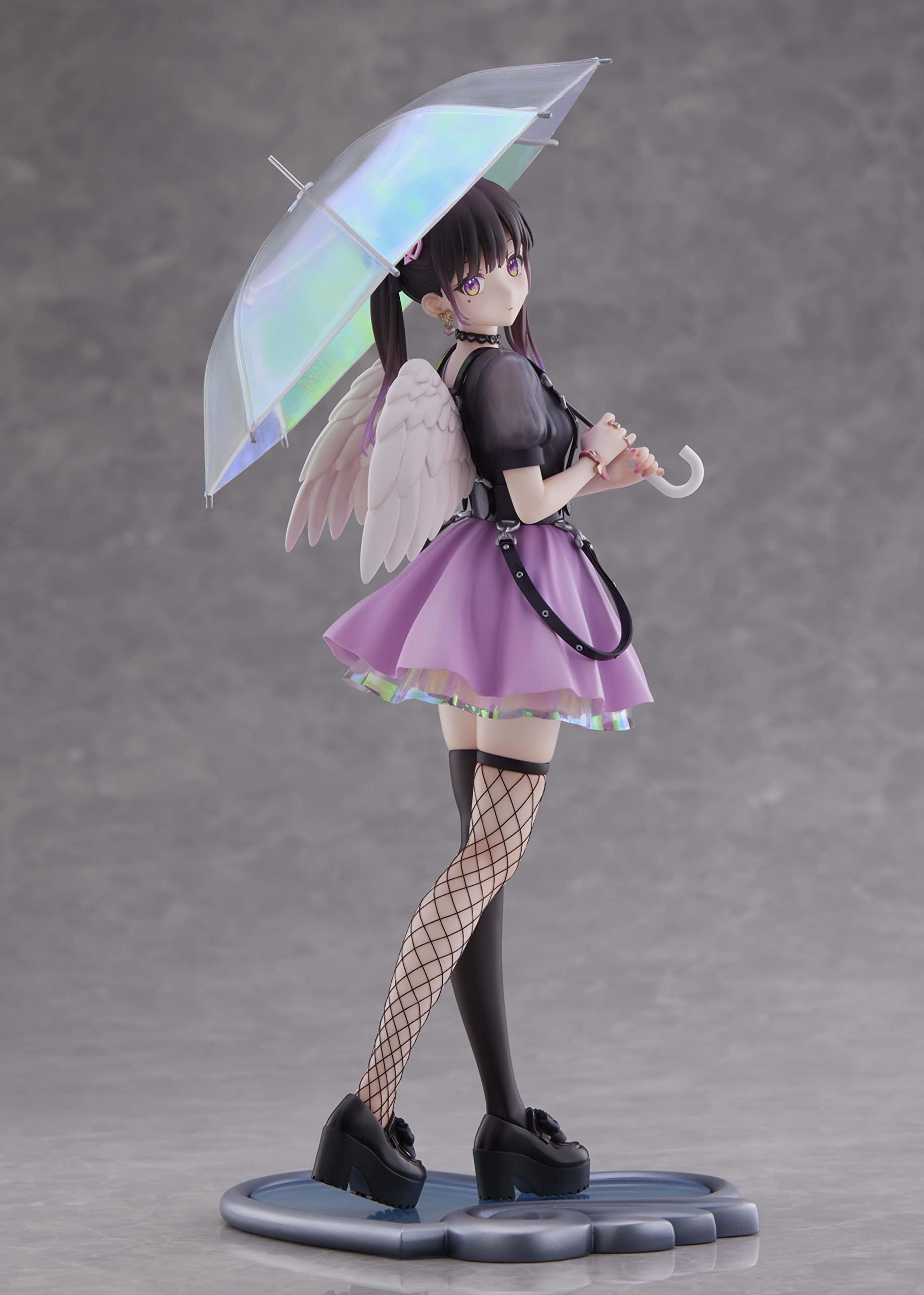 1/7 Scale Figure with Umbrella and Holding Wings Heart Wings