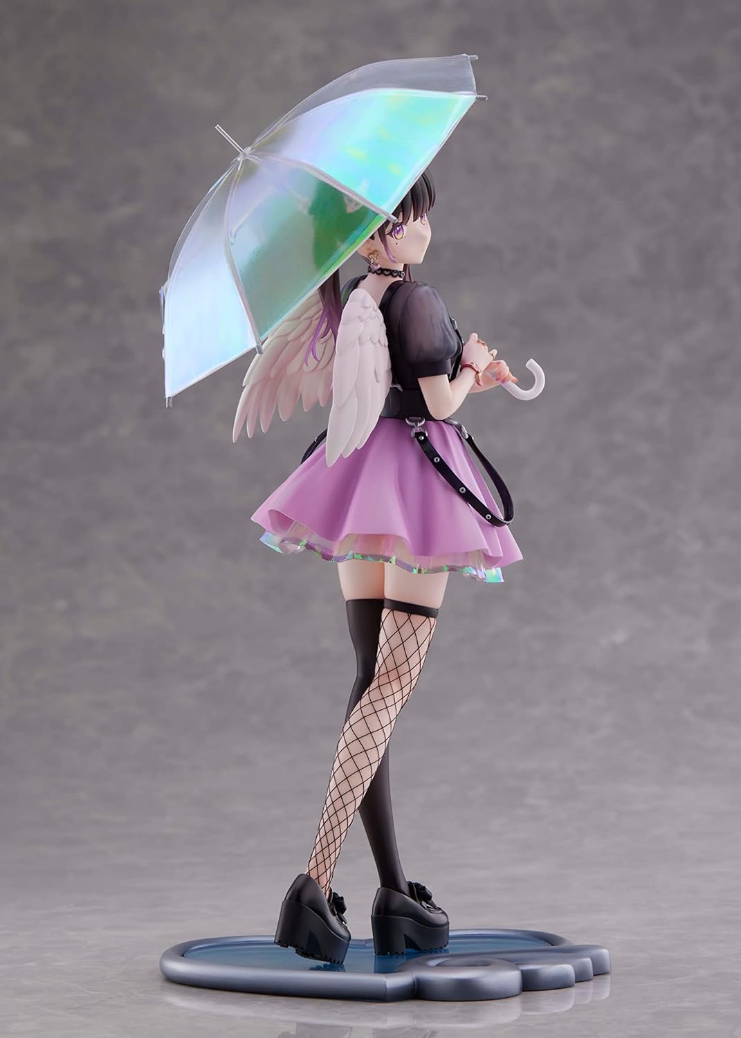 1/7 Scale Figure with Umbrella and Holding Wings Heart Wings