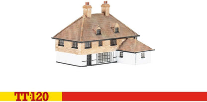 Hornby TT:120 Gauge TT9011 The Bush Inn Pub Acessories - Resin Building for Model Railway Sets
