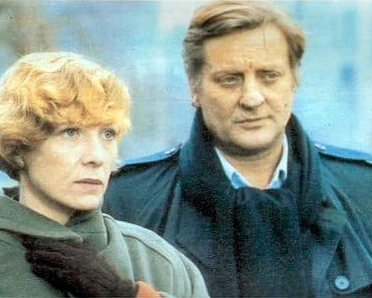 Die Angst im Spiegel (Blick in den Spiegel) / Der legendäre Krimi-Vierteiler mit Starbesetzung (u.a. Bruno Cremer, bekannt als MAIGRET) (Pidax Serien-Klassiker)