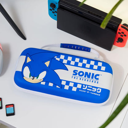 Numskull Hartschalen-Reisekoffer für Nintendo Switch und OLED Modell 2021 Konsole - Passt für 10 Spiele und Switch-Zubehör Sonic The Hedgehog
