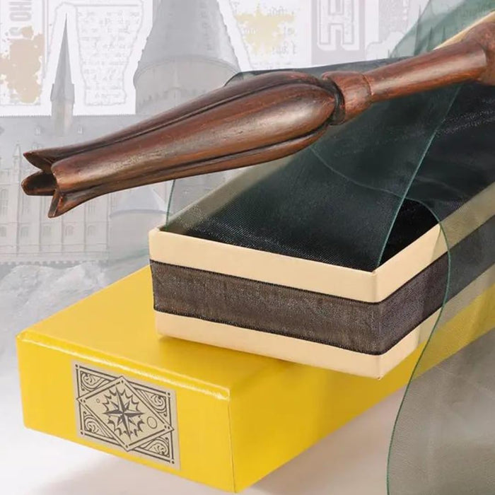 Luna Lovegood wand in Ollivander's box. Harry Potter. The Noble Collection