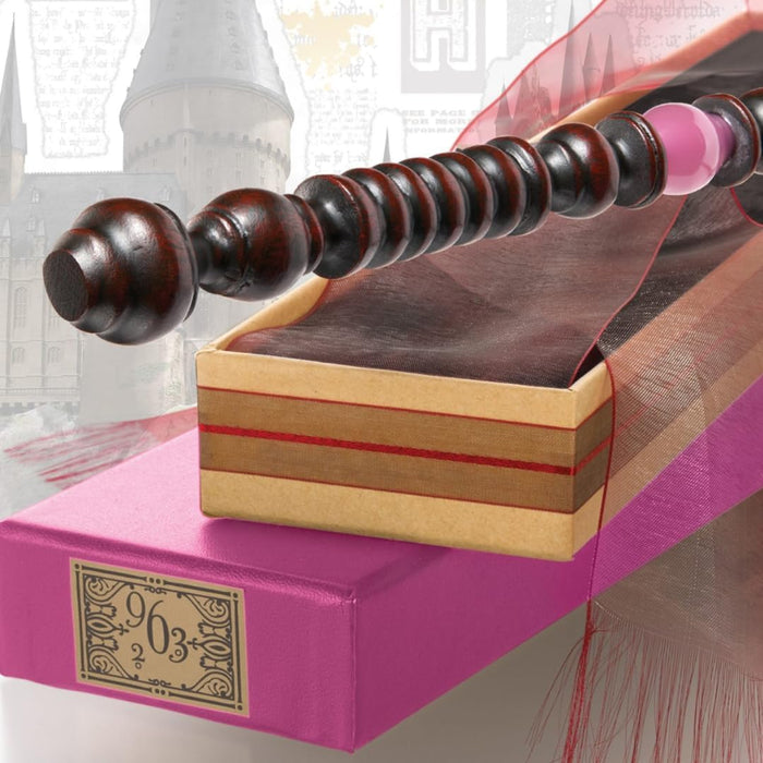 Dolores Umbridge wand in Ollivander's box. Harry Potter. The Noble Collection.