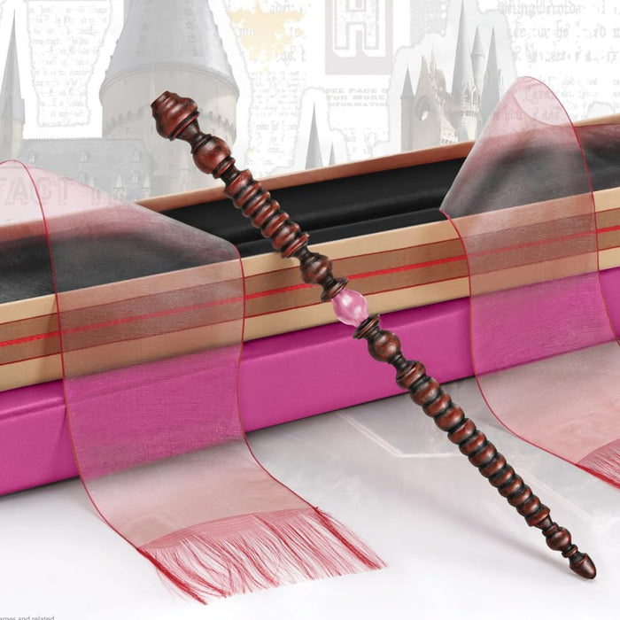 Dolores Umbridge wand in Ollivander's box. Harry Potter. The Noble Collection.