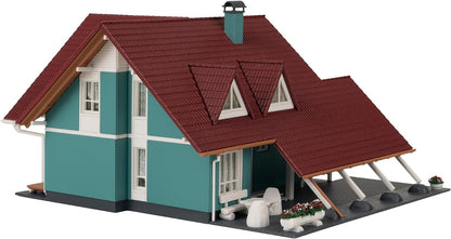Faller - 1/87 WOONHUIS MET CARPORT (3/24) *