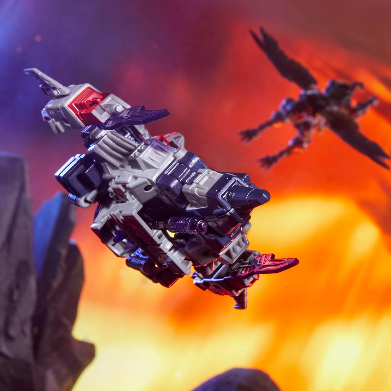 Transformers Legacy United Voyager Class Cybertron Universe Starscream Action Figure