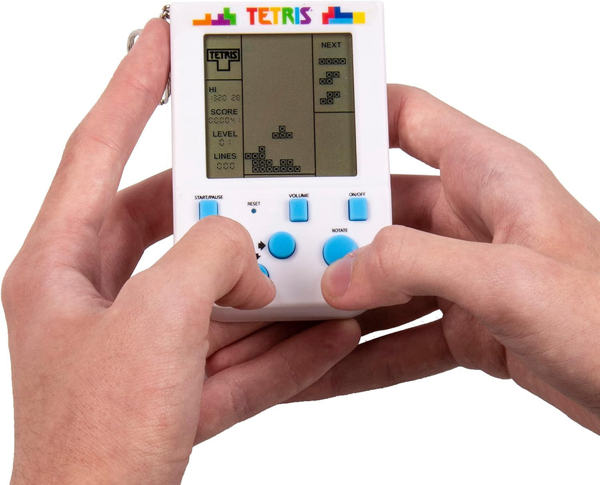 Tetris Keyring Handheld Arcade Game - Retro Mini Portable Handheld Tetris Game for Kids and Adults. Traditional Game Play With 15 Levels Including Original Tetris Gameplay & Sounds.