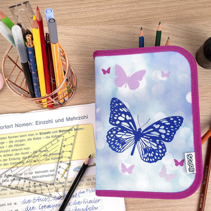 Spirit pencil case, 23 pieces.