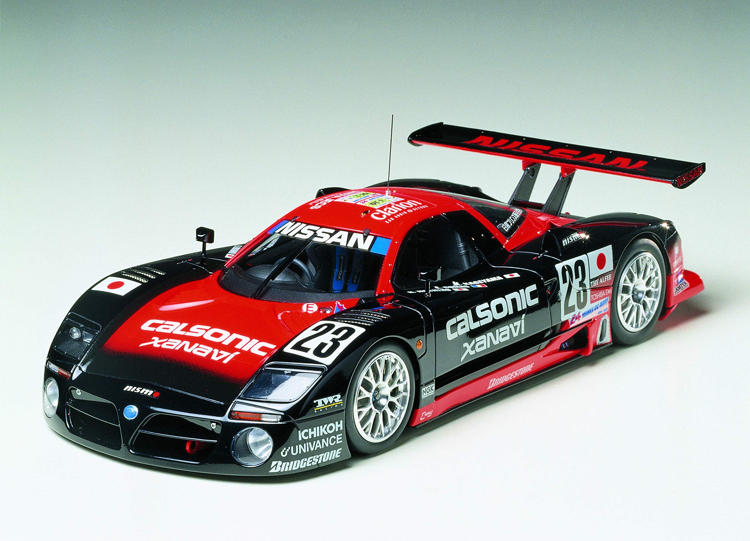 Tamiya 1:24 Scale Model of NISSAN R390 GT1-300024192