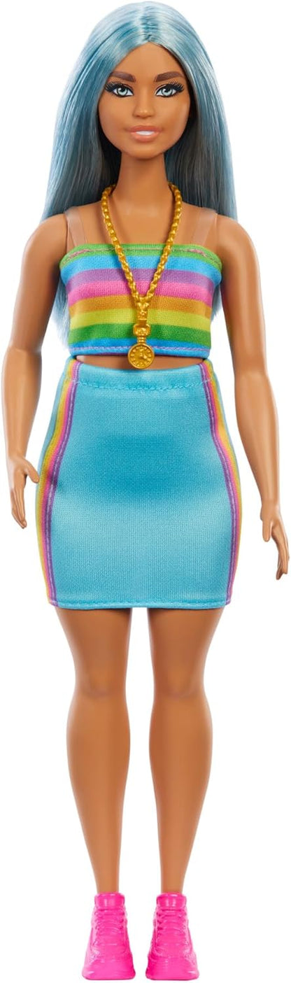 Barbie Fashionistas Muñeca n. 218, muñeca de Moda Coleccionable del 65 Aniversario con Pelo Largo Azul, Top de arcoíris y Falda Turquesa - para niños y niñas + 3 años, HRH16