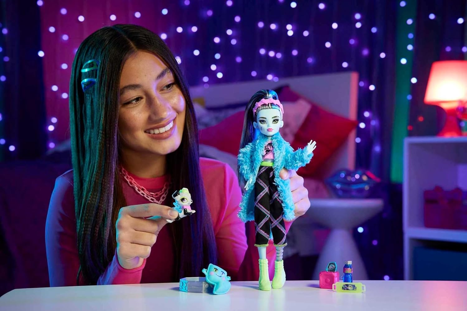 Monster High Doll and Sleepover Accessories, Frankie Stein Doll with Pet Dog Watzie, Creepover Party, HKY68 Frankie Stein Pyjama Set
