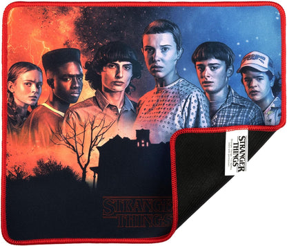 Konix Stranger Things Gaming-Mauspad 32 x 27 cm - rutschfeste Mikrofaser-Oberfläche - Gummi - Best Friends-Motiv M - Beste Freunde
