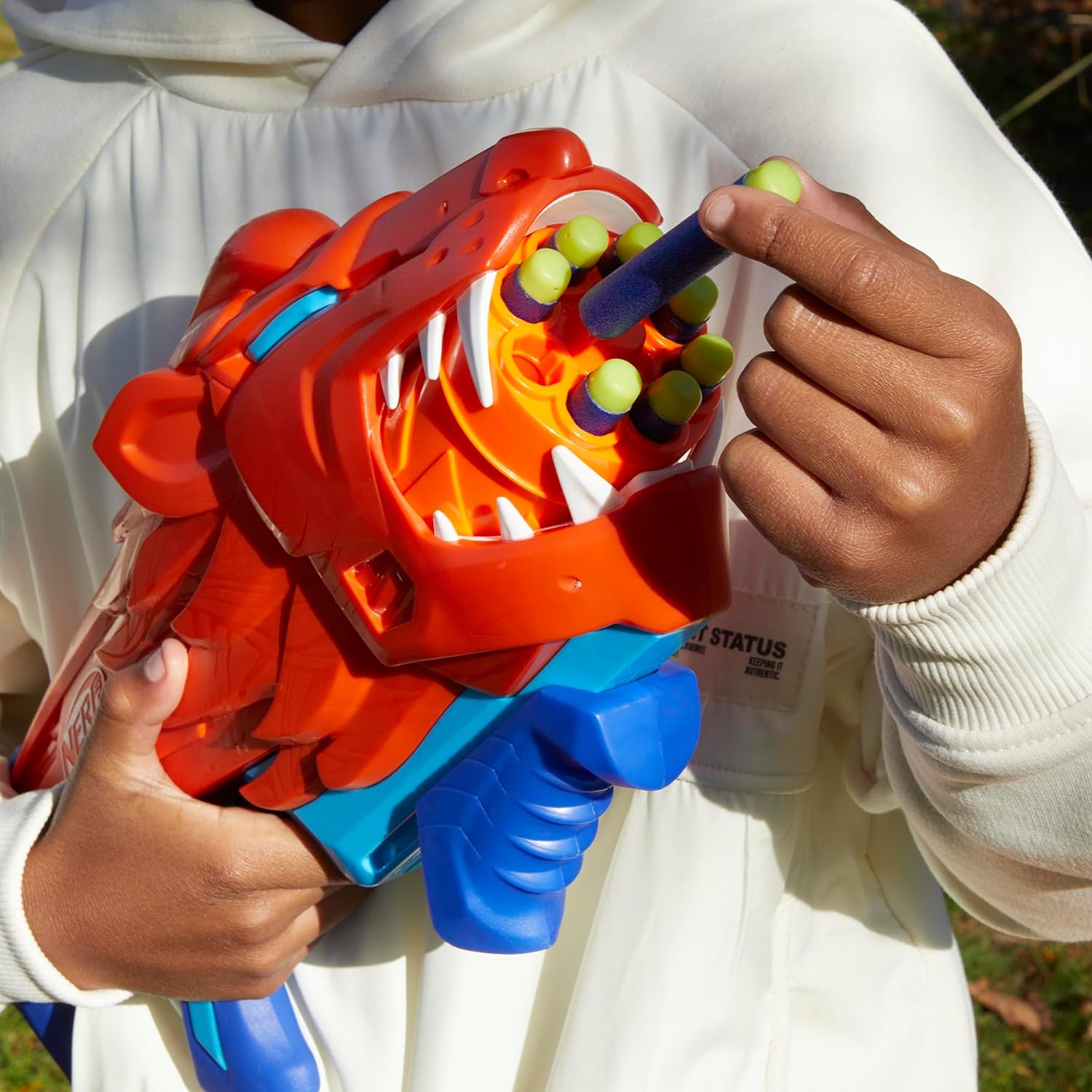 Nerf Junior Wild Lionfury, Easy Play Dart Blaster, 16 Nerf Elite Darts, Nerf Blaster Lion Toys, Outdoor Toys